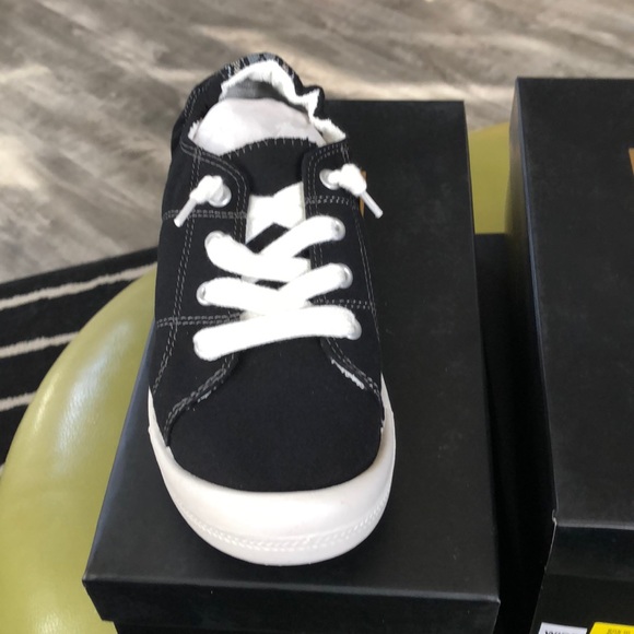 madden girl slip on tennis shoes